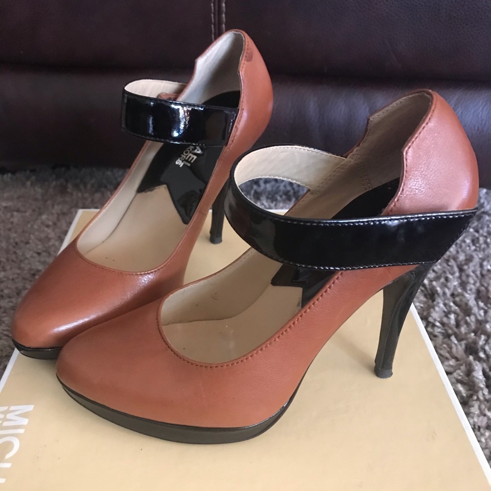 MICHAEL Michael Kors Lolita Pump